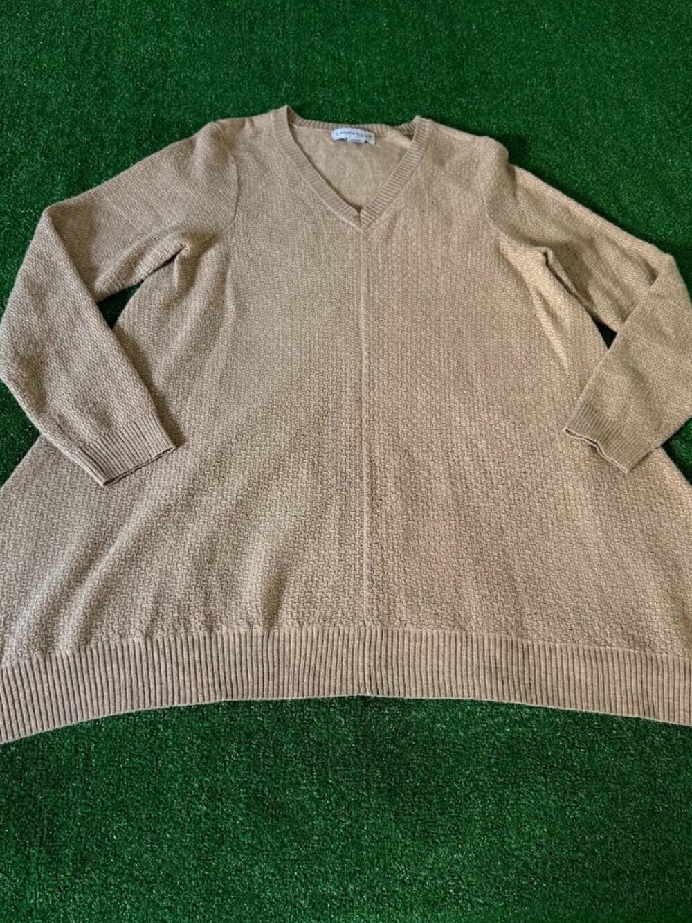 Vintage Sag Harbor Beige V Neck Tunic Sweater Sharkbite Hem Grannycore Coastal L